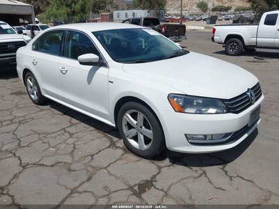 1VWAT7A36FC****** 2015 Volkswagen Passat