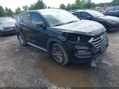 KM8J33A48HU****** 2017 Hyundai Tucson