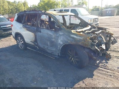 5FNYF6H02GB****** 2016 Honda Pilot