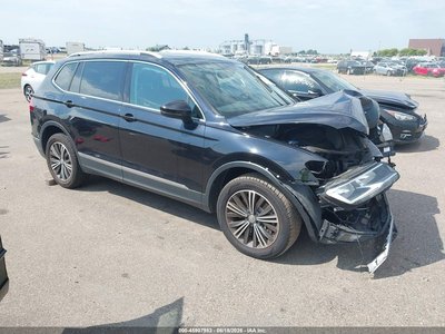 3VV2B7AX6JM****** 2018 Volkswagen Tiguan
