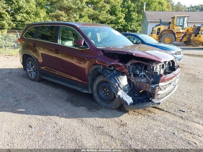 5TDJZRFH5KS****** 2019 Toyota Highlander