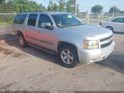 1GNSCJE03BR****** 2011 Chevrolet Suburban