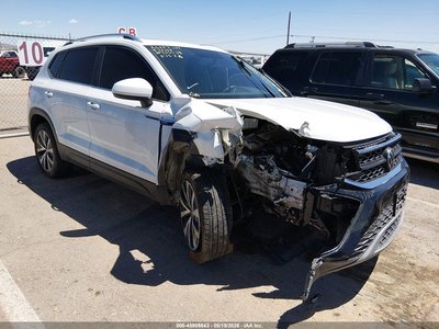 3VVTX7B23NM****** 2022 Volkswagen Taos