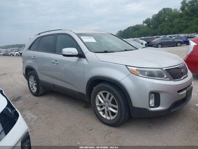 5XYKT3A67FG****** 2015 Kia Sorento
