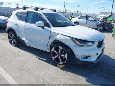YV4162UK5K2****** 2019 Volvo XC40