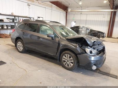4S4BSAFC9J3****** 2018 Subaru Outback