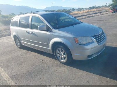 2010 Chrysler Town & Country