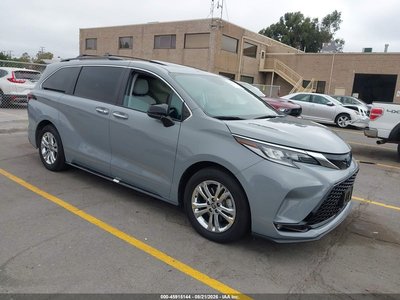 2023 Toyota Sienna Hybrid