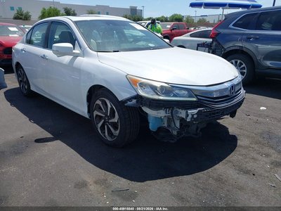 1HGCR2F98GA****** 2016 Honda Accord
