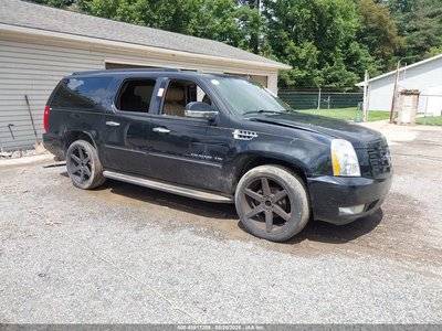 1GYS4HEF2BR****** 2011 Cadillac Escalade ESV