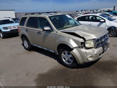 1FMCU9D75AK****** 2010 Ford Escape