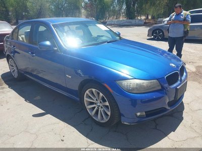 WBAPH5C50BA****** 2011 BMW 3 Series