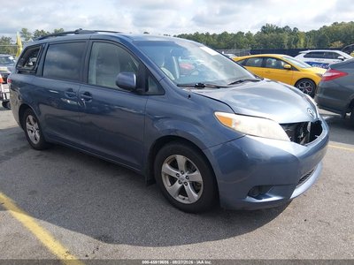 5TDKK3DC9DS****** 2013 Toyota Sienna