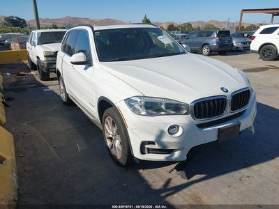 5UXKR0C58G0****** 2016 BMW X5