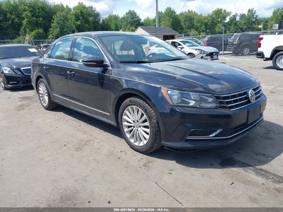 1VWBT7A35HC****** 2017 Volkswagen Passat