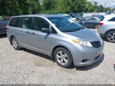5TDZZ3DC7HS****** 2017 Toyota Sienna