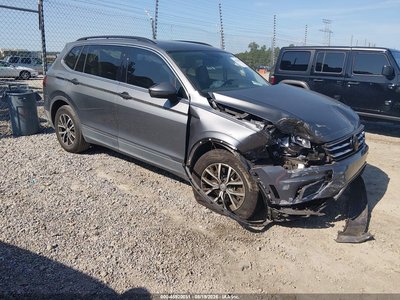 3VV3B7AX8KM****** 2019 Volkswagen Tiguan