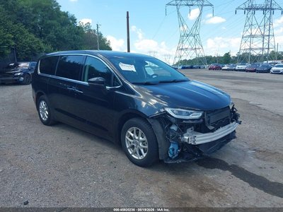 2C4RC1BG1PR****** 2023 Chrysler Pacifica