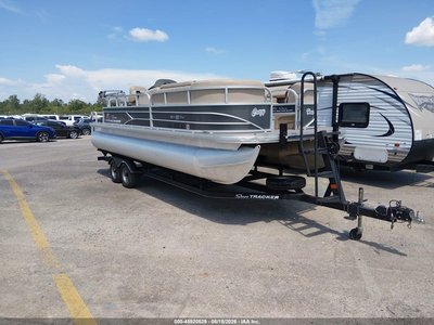 2018 Tracker Party Barge