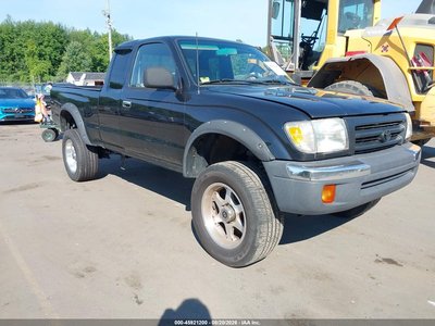 4TAWN72N7YZ****** 2000 Toyota Tacoma