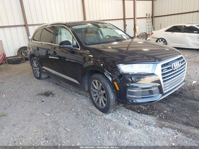 WA1LHAF73KD****** 2019 Audi Q7