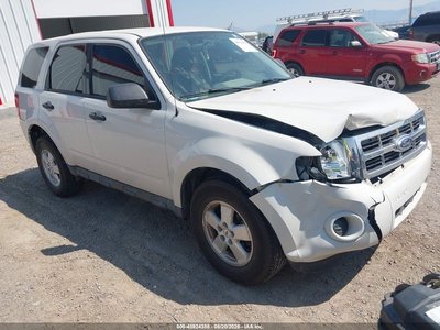 1FMCU0C74AK****** 2010 Ford Escape