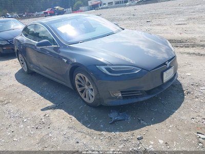 5YJSA1E2XHF****** 2017 Tesla Model S
