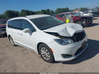 2C4RC1BG7HR****** 2017 Chrysler Pacifica