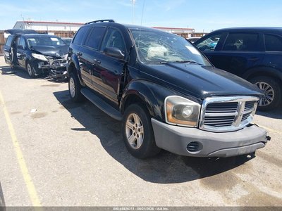 1D4HB38NX5F****** 2005 Dodge Durango