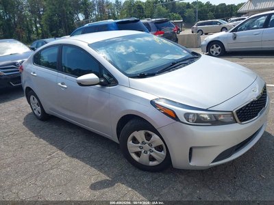 3KPFK4A77HE****** 2017 Kia Forte