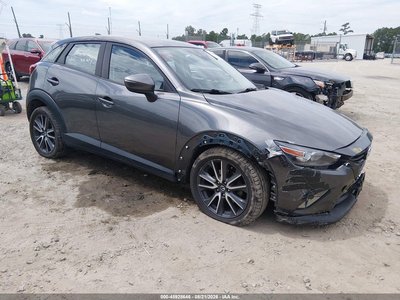JM1DKFC70J1****** 2018 Mazda CX-3