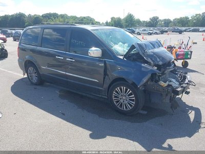 2C4RC1CG1GR****** 2016 Chrysler Town & Country