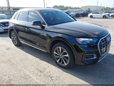 WA1AAAFY2M2****** 2021 Audi Q5