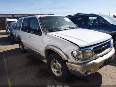 2000 Ford Explorer