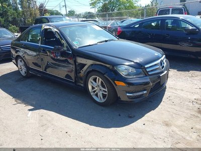 WDDGF8AB8DR****** 2013 Mercedes-Benz C 300