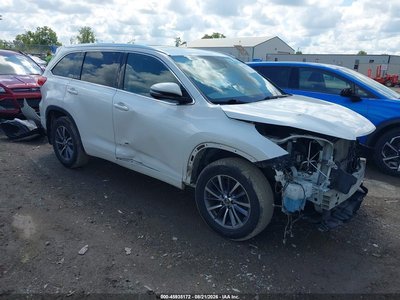 5TDKZRFH5JS****** 2018 Toyota Highlander