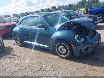 3VWFD7AT0JM****** 2018 Volkswagen Beetle