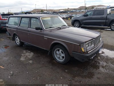 YV1AX8856E1****** 1984 Volvo 240