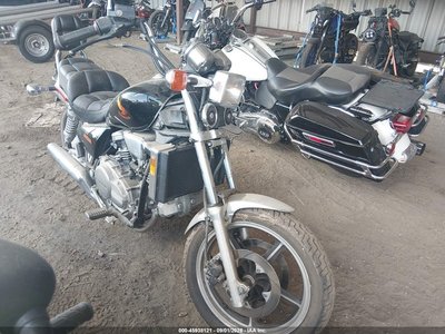 JH2RC2104GM****** 1986 Honda VF700 (Magna V42)