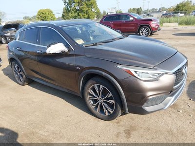 SJKCH5CR4JA****** 2018 Infiniti QX30