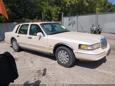 1LNLM83W2TY****** 1996 Lincoln Town Car