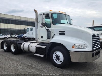 1M1AW09Y8GM****** 2016 Geo Pinnacle CXU613