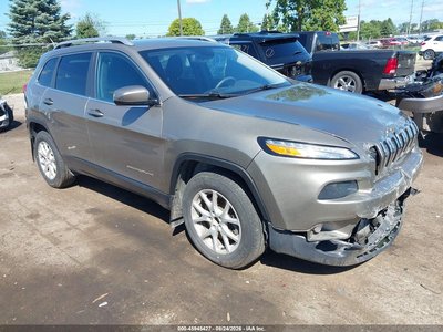 1C4PJMCB6GW****** 2016 Jeep Cherokee