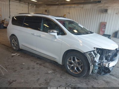 2C4RC1GG8KR****** 2019 Chrysler Pacifica