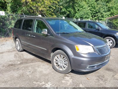 2C4RC1CGXGR****** 2016 Chrysler Town & Country