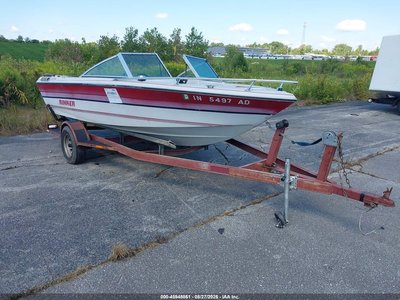 1990 Rinker 16 170 Inboard Moto