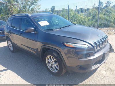 1C4PJMCB3GW****** 2016 Jeep Cherokee
