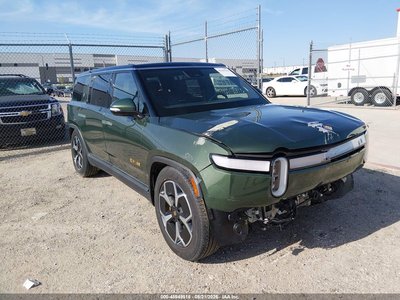 2024 Rivian R1S
