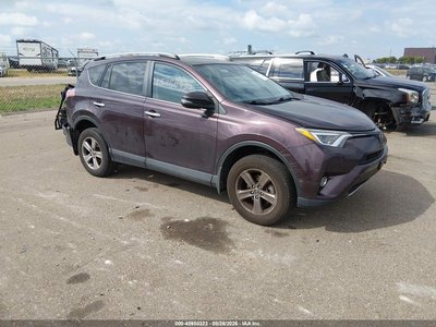 2T3DFREV9JW****** 2018 Toyota RAV4