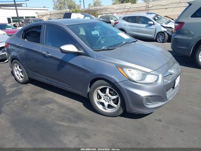 KMHCT4AE3DU****** 2013 Hyundai Accent